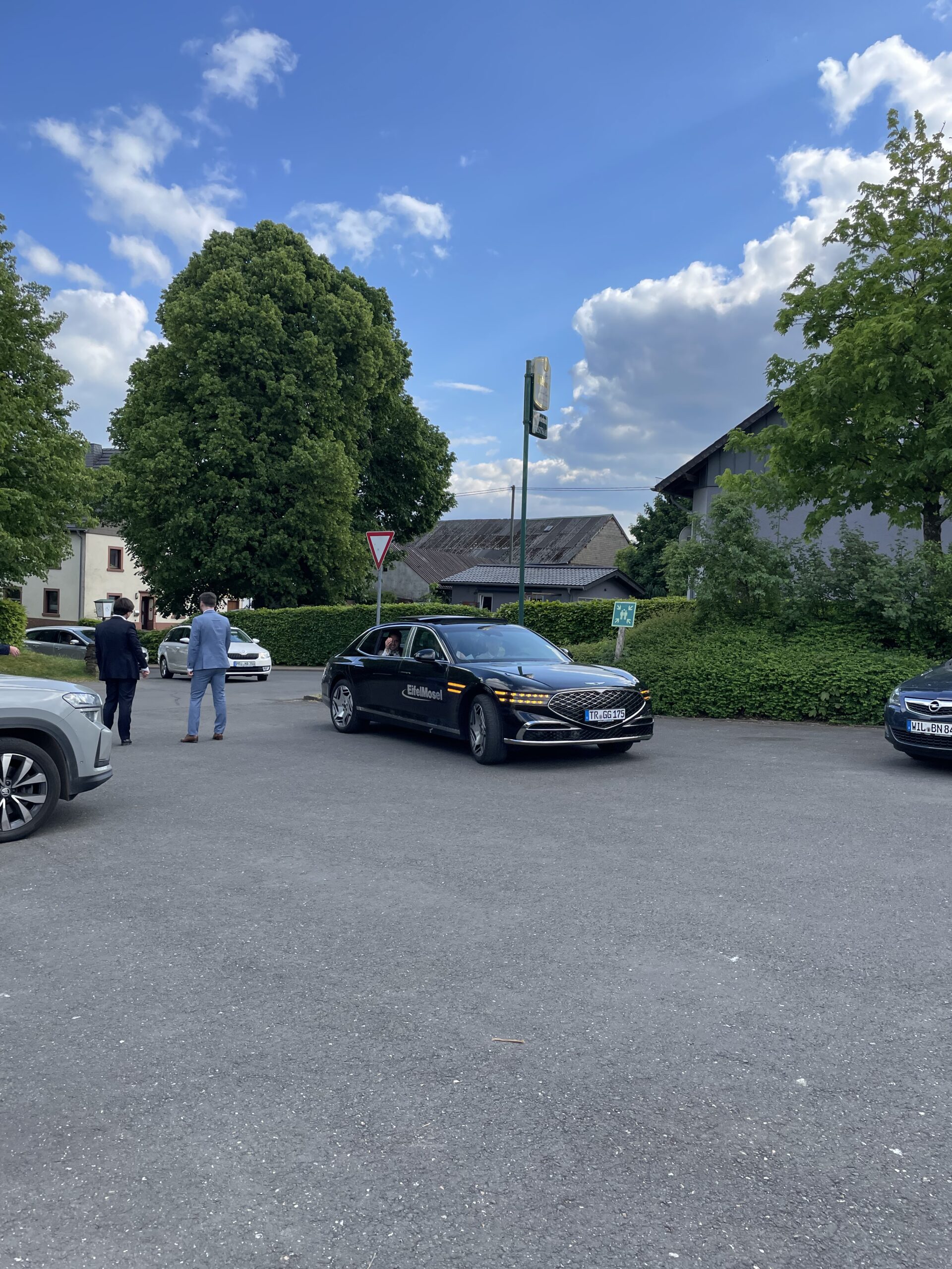 2LQGMOISyZcq-IMG_4554